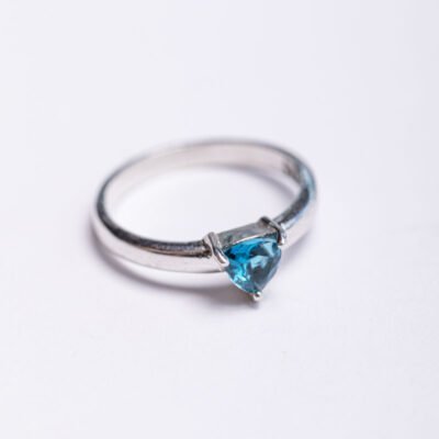 Anillo Anika- Topacio Azul